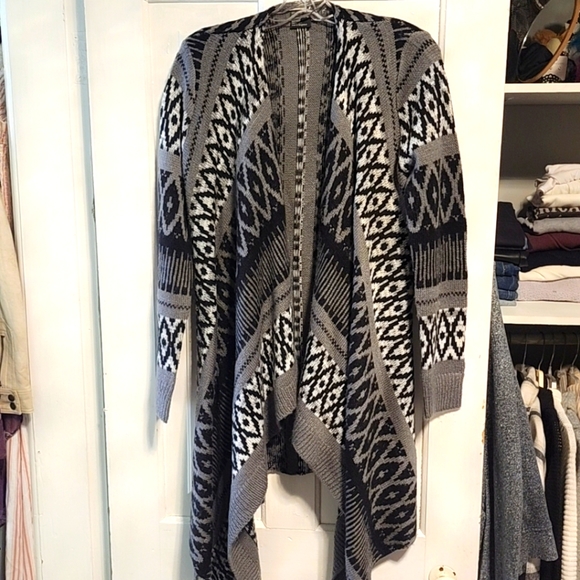 Cardigan - Picture 1 of 2